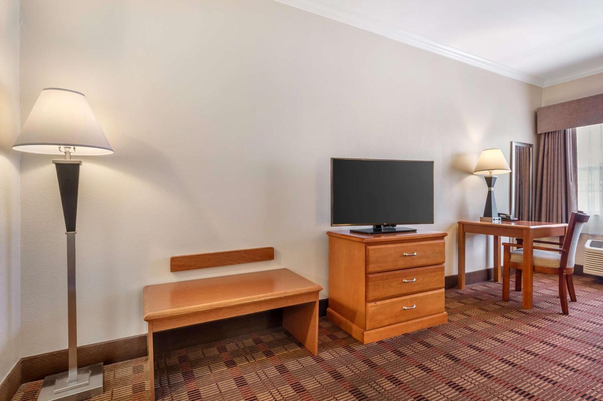 Best Western Club House Inn & Suites Mineral Wells Екстер'єр фото